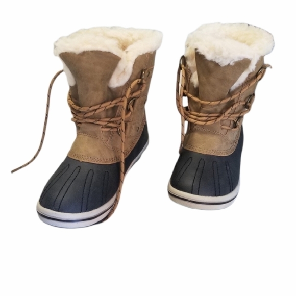 PAWZ Gina Cold Winter Boots, Size 5 kids - Picture 1 of 8